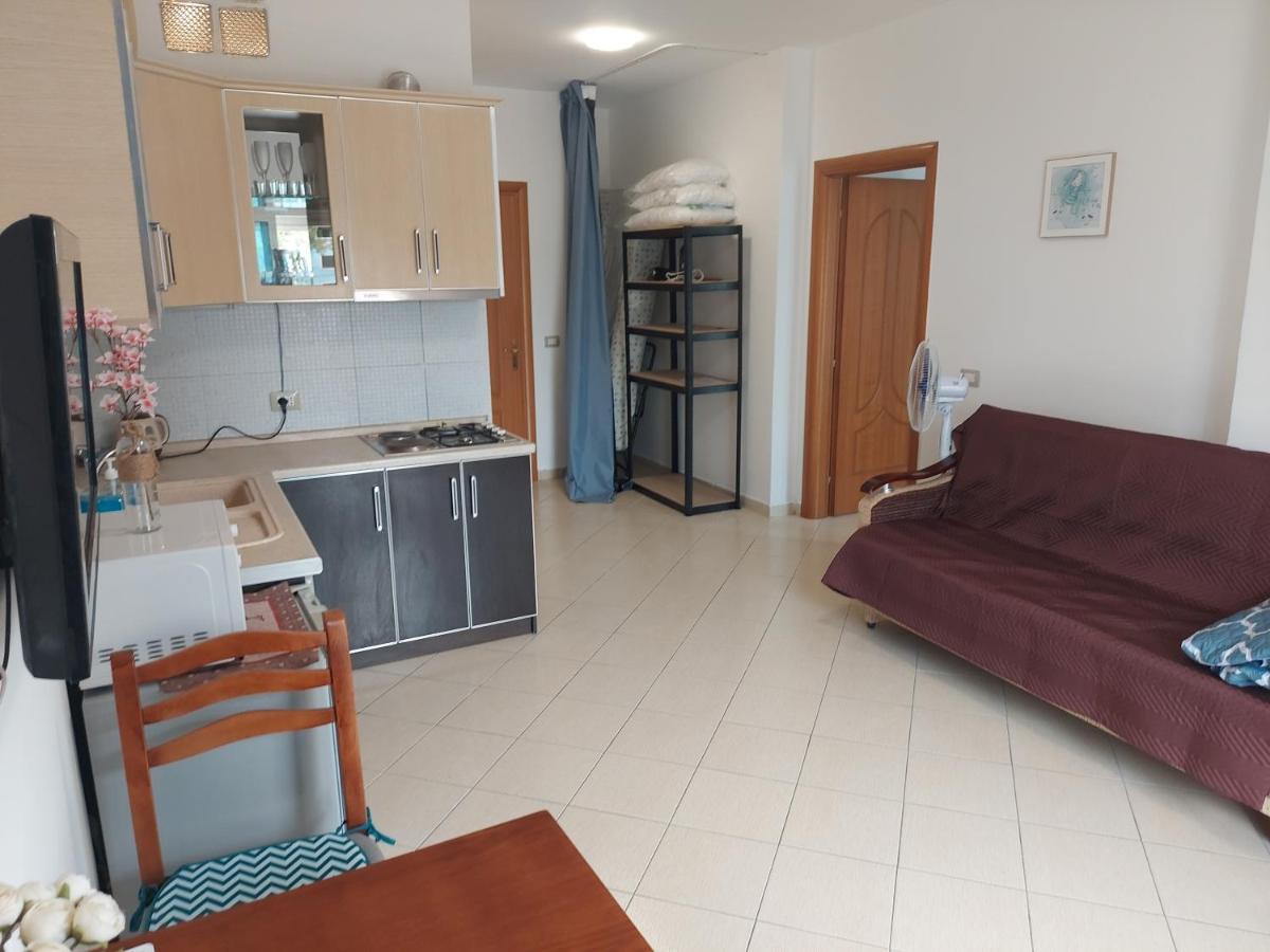Golden Beach Apartments Дуррес Экстерьер фото