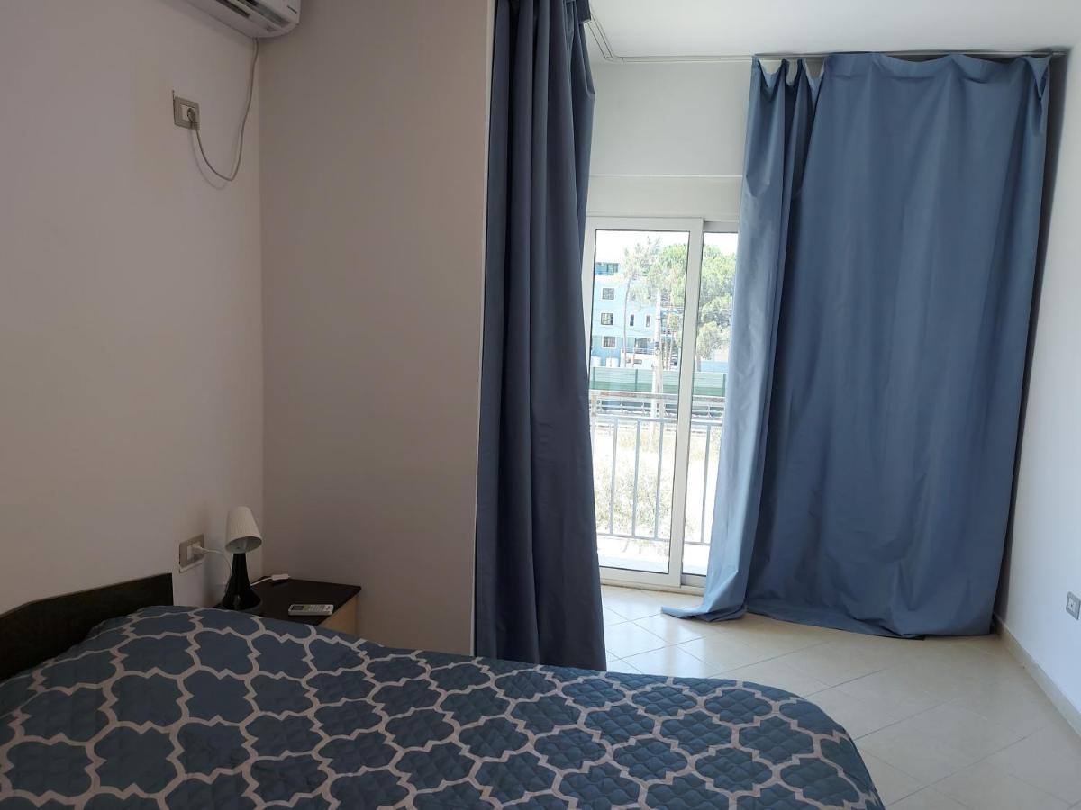 Golden Beach Apartments Дуррес Экстерьер фото