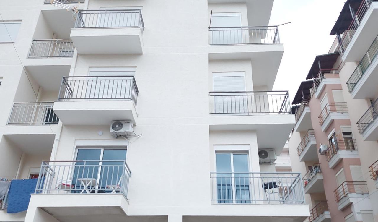 Golden Beach Apartments Дуррес Экстерьер фото