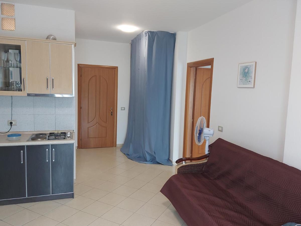 Golden Beach Apartments Дуррес Экстерьер фото